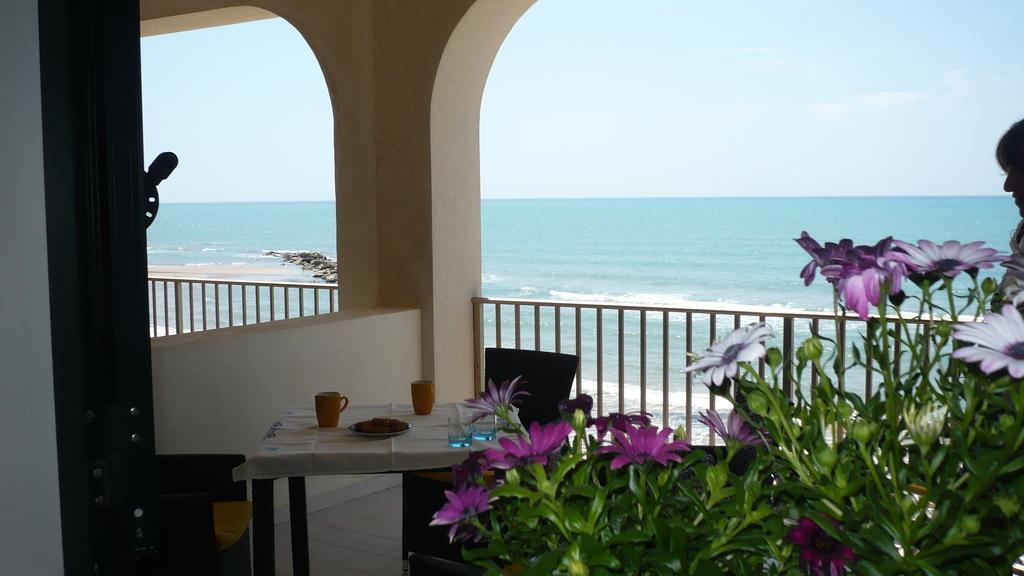 Casa Sul Mare Con Vista Mozzafiato Apartment Доналуката Екстериор снимка